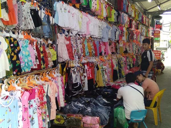 Nguồn hàng sỉ quần áo trẻ em tại Chợ Đầu Mối